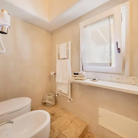 Antico & Bed and Breakfast 4*