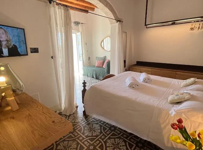 Antico & 4* פולינאנו א מארה